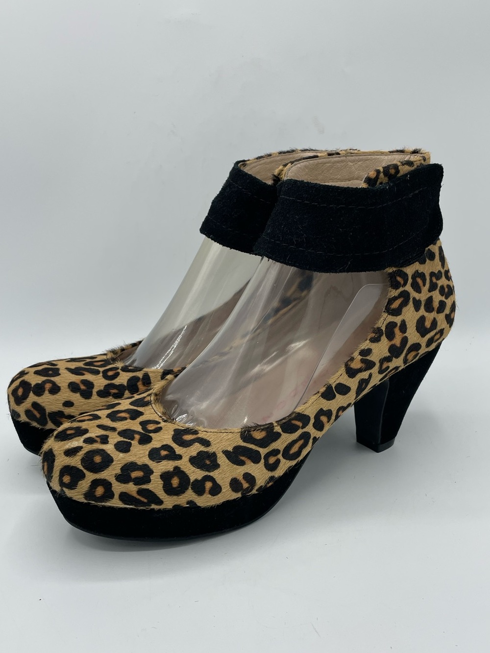 Sasha London Vera Leopard Print Fur  Block Heel Mary Jane Shoes.